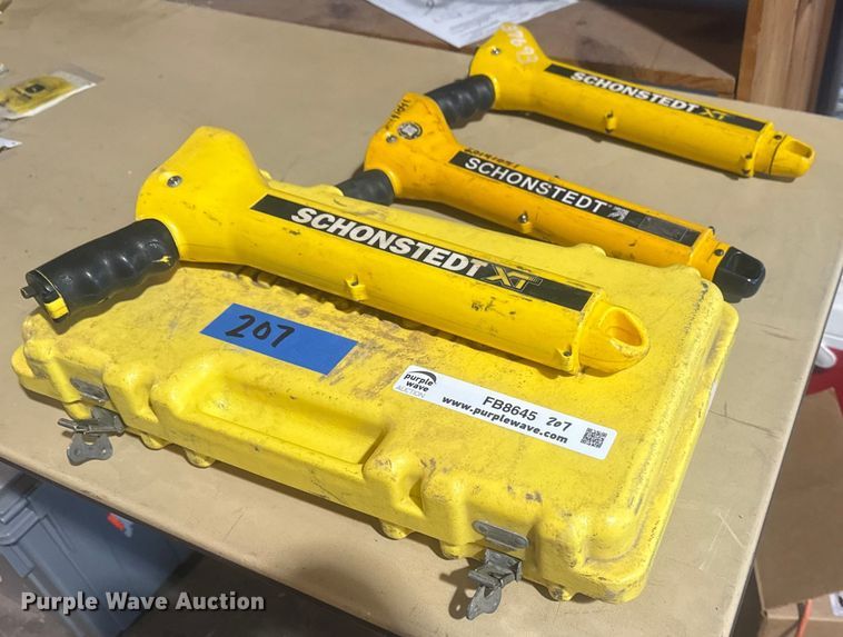 image for item FB8645 Schonstedt GA 92XTD  single hand magnetic locator