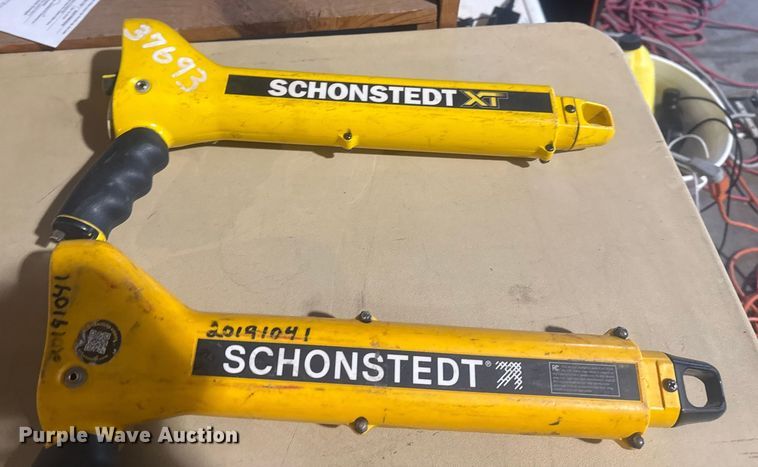 image for item FB8645 Schonstedt GA 92XTD  single hand magnetic locator