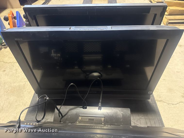 image for item FB8646 (3) TV's