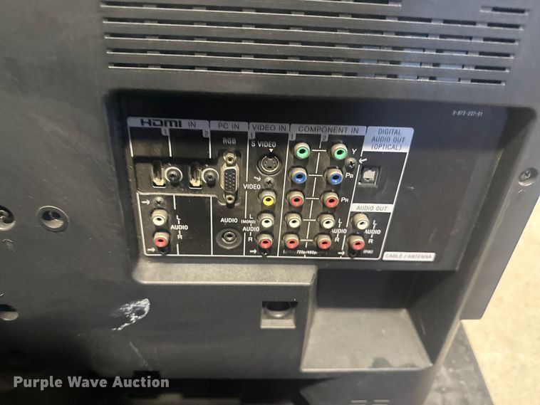 image for item FB8646 (3) TV's