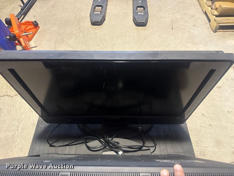 image for item FB8646 (3) TV's