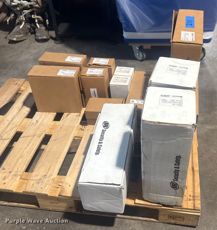 image for item FB8649 Locknetics equipment