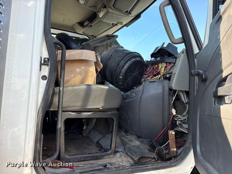 image for item FB8651 2012 International SF625 dump truck