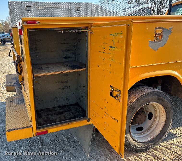 image for item FC1540 2004 Ford F450 Super Duty utility / service truck