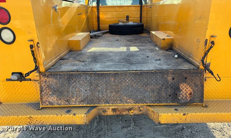 image for item FC1540 2004 Ford F450 Super Duty utility / service truck