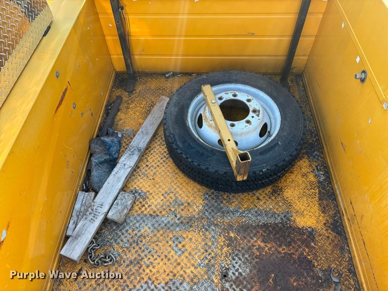 image for item FC1540 2004 Ford F450 Super Duty utility / service truck