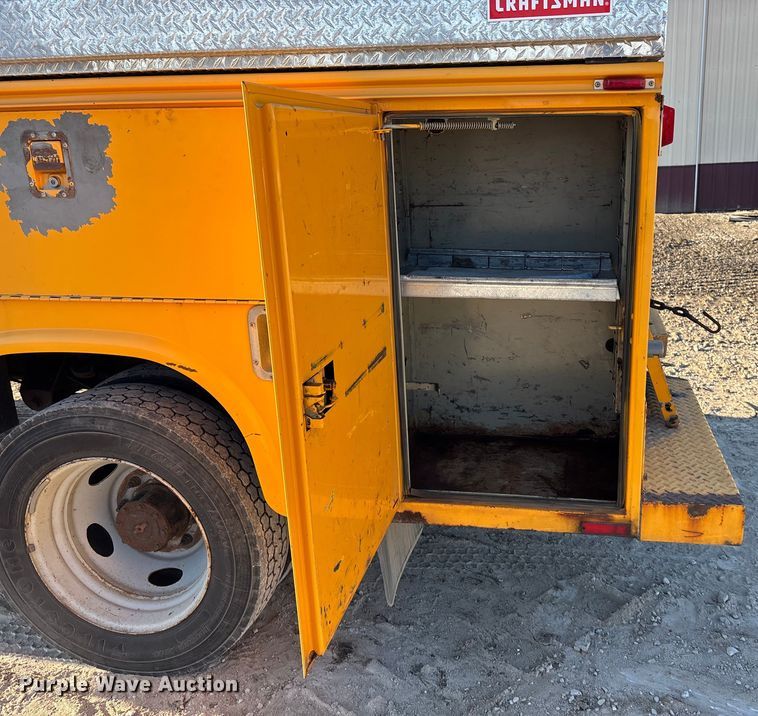 image for item FC1540 2004 Ford F450 Super Duty utility / service truck