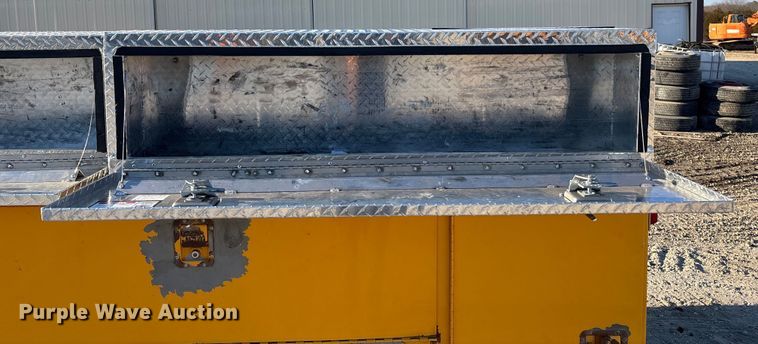 image for item FC1540 2004 Ford F450 Super Duty utility / service truck