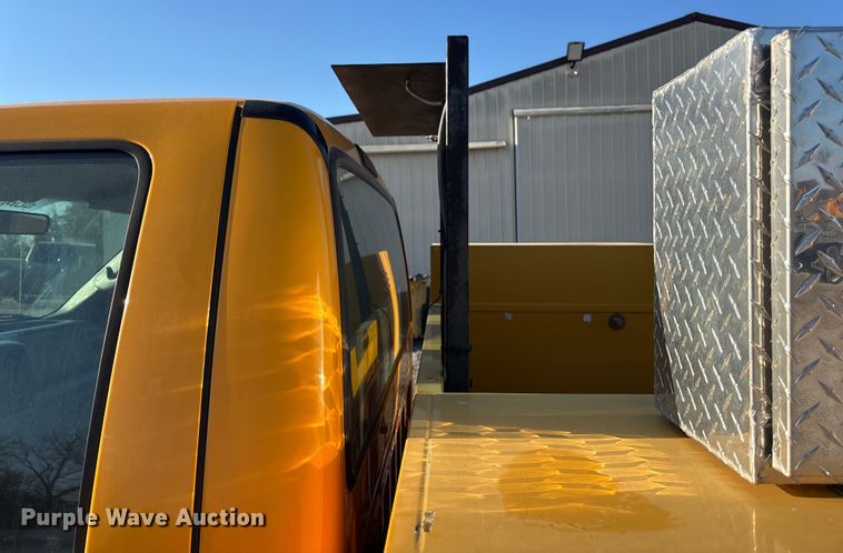 image for item FC1540 2004 Ford F450 Super Duty utility / service truck