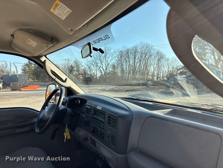 image for item FC1540 2004 Ford F450 Super Duty utility / service truck