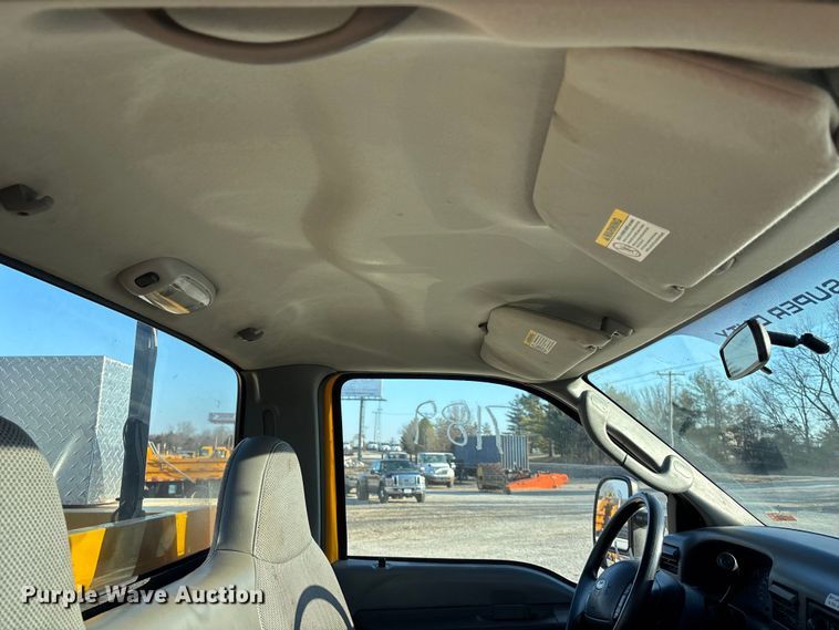 image for item FC1540 2004 Ford F450 Super Duty utility / service truck