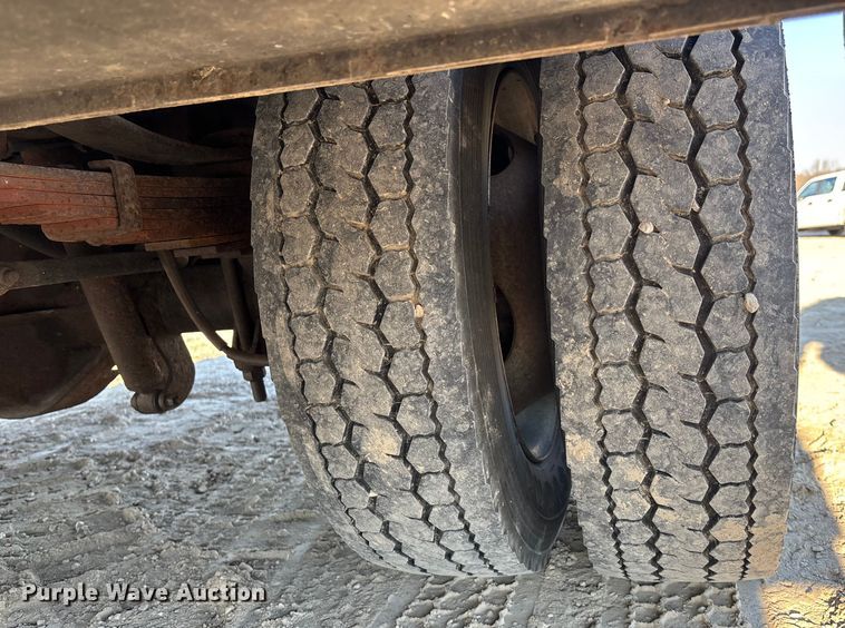 image for item FC1540 2004 Ford F450 Super Duty utility / service truck