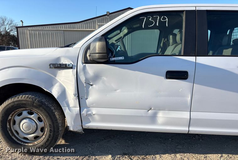 image for item FC1541 2016 Ford F150 Crew Cab pickup truck