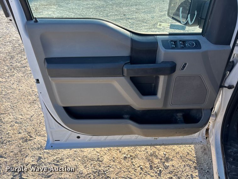 image for item FC1541 2016 Ford F150 Crew Cab pickup truck