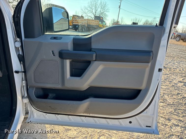 image for item FC1541 2016 Ford F150 Crew Cab pickup truck