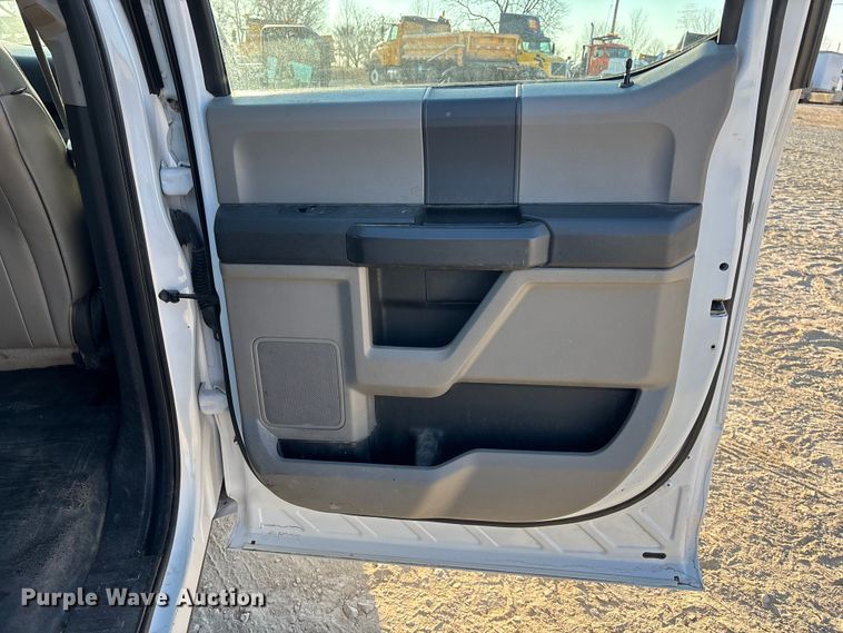 image for item FC1541 2016 Ford F150 Crew Cab pickup truck