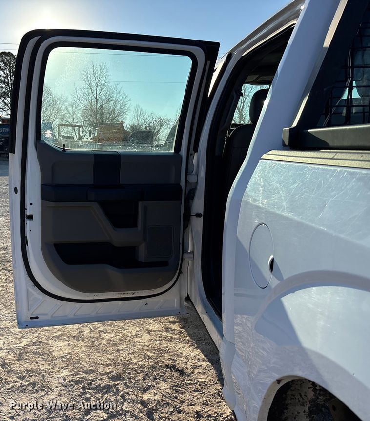 image for item FC1541 2016 Ford F150 Crew Cab pickup truck