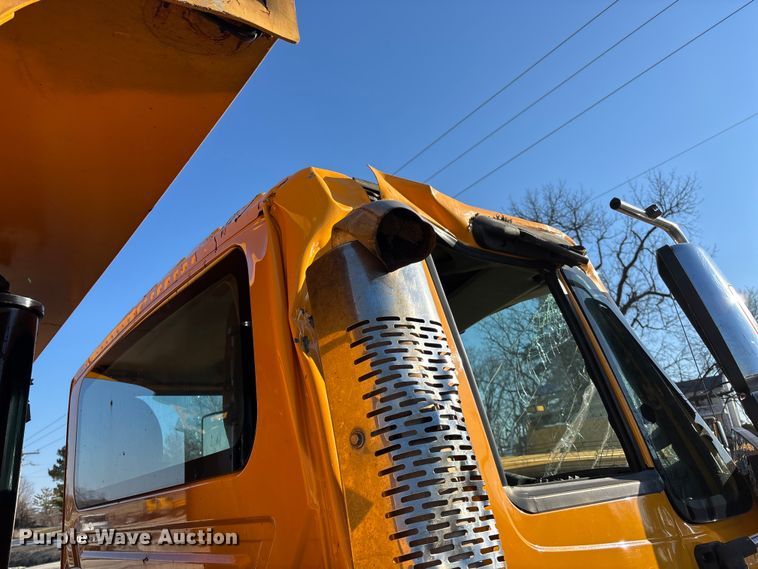 image for item FC1542 2014 International 7500 dump truck