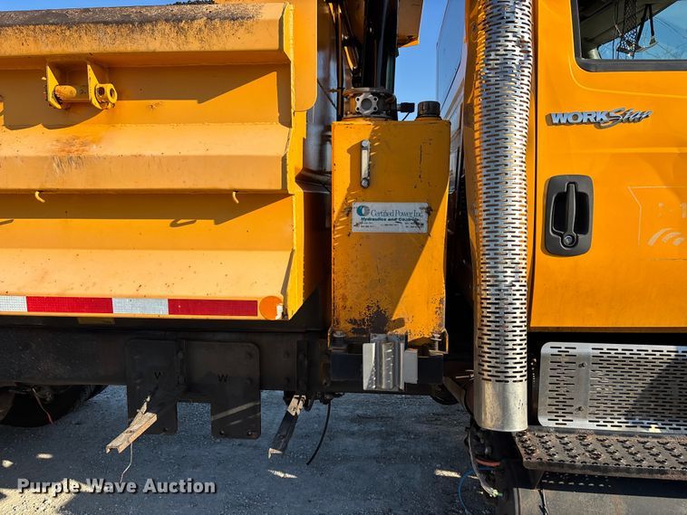 image for item FC1542 2014 International 7500 dump truck