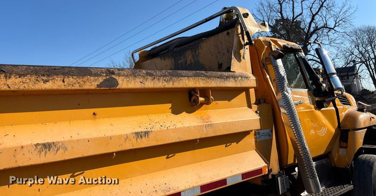image for item FC1542 2014 International 7500 dump truck