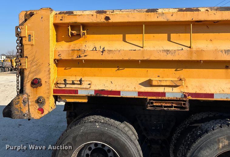 image for item FC1542 2014 International 7500 dump truck