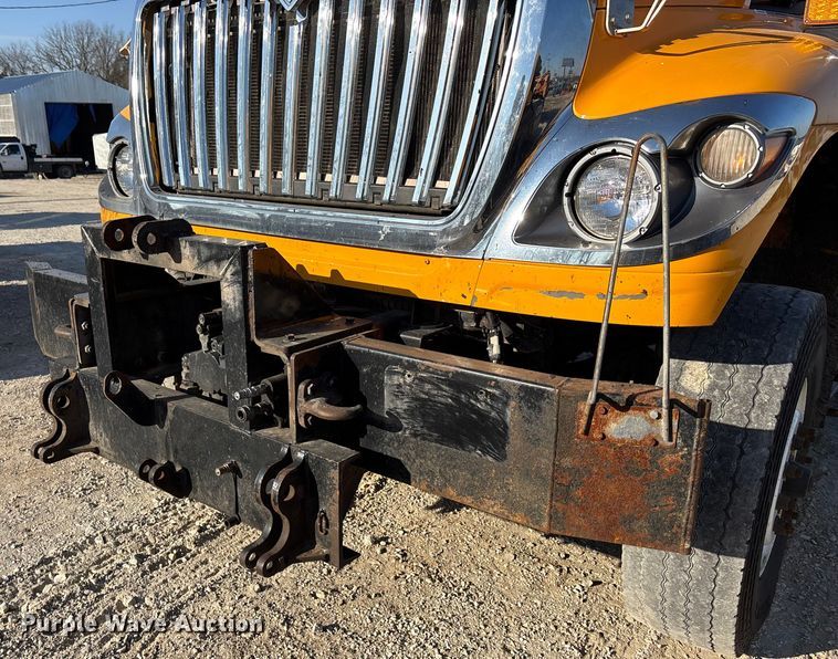 image for item FC1542 2014 International 7500 dump truck