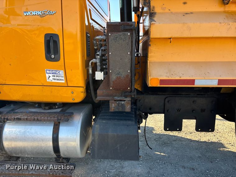 image for item FC1542 2014 International 7500 dump truck