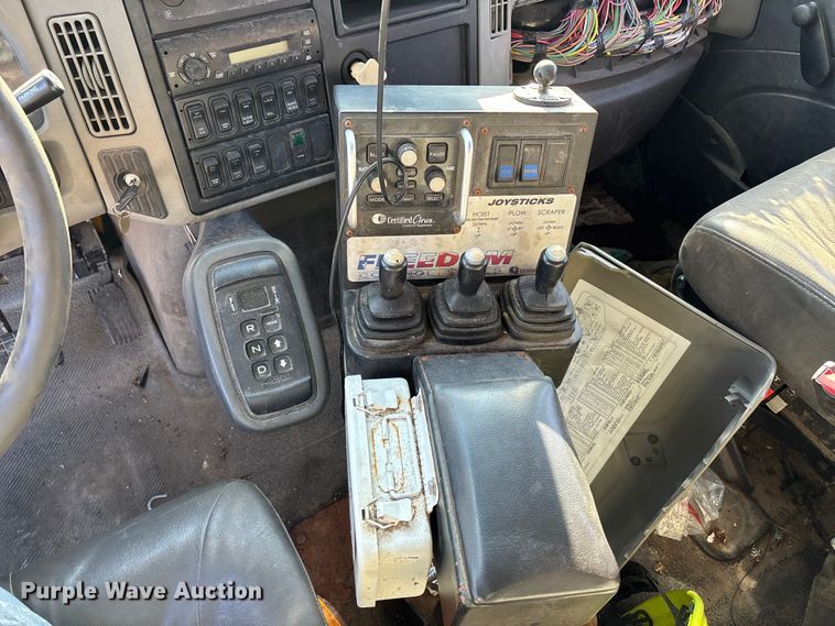 image for item FC1542 2014 International 7500 dump truck