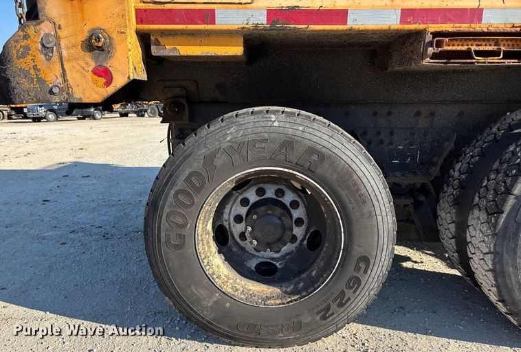 image for item FC1542 2014 International 7500 dump truck