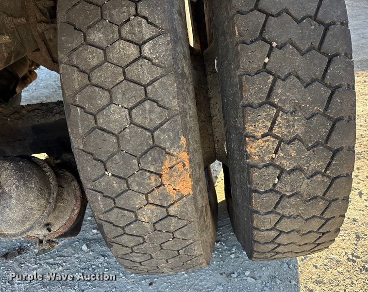 image for item FC1542 2014 International 7500 dump truck