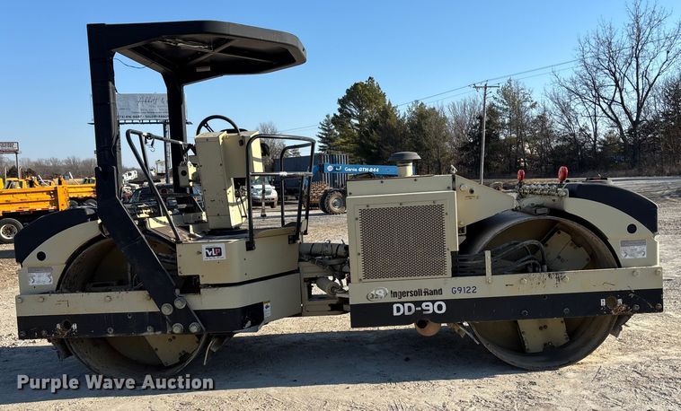 image for item FC1543 Ingersoll Rand DD-90 double drum vibratory roller