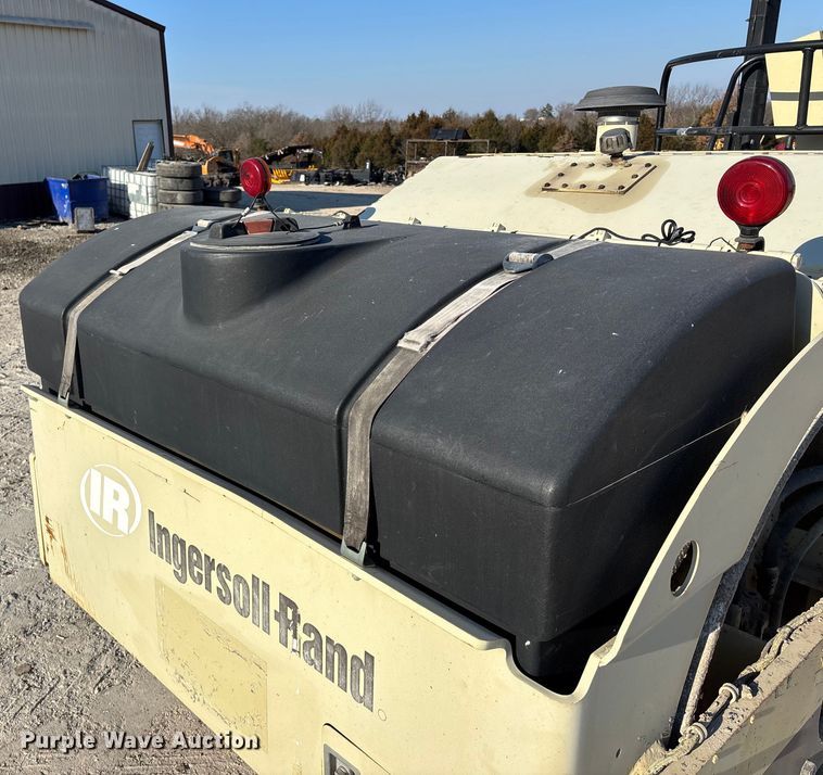 image for item FC1543 Ingersoll Rand DD-90 double drum vibratory roller