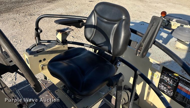 image for item FC1543 Ingersoll Rand DD-90 double drum vibratory roller