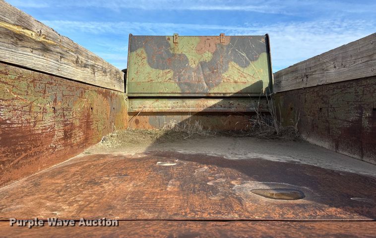 image for item FC1547 1990 AM General M929A2 dump truck