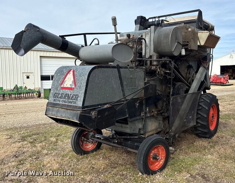 image for item FC1550 Gleaner EIII combine
