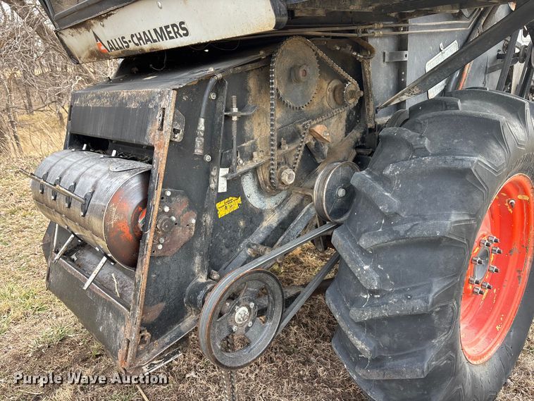 image for item FC1550 Gleaner EIII combine