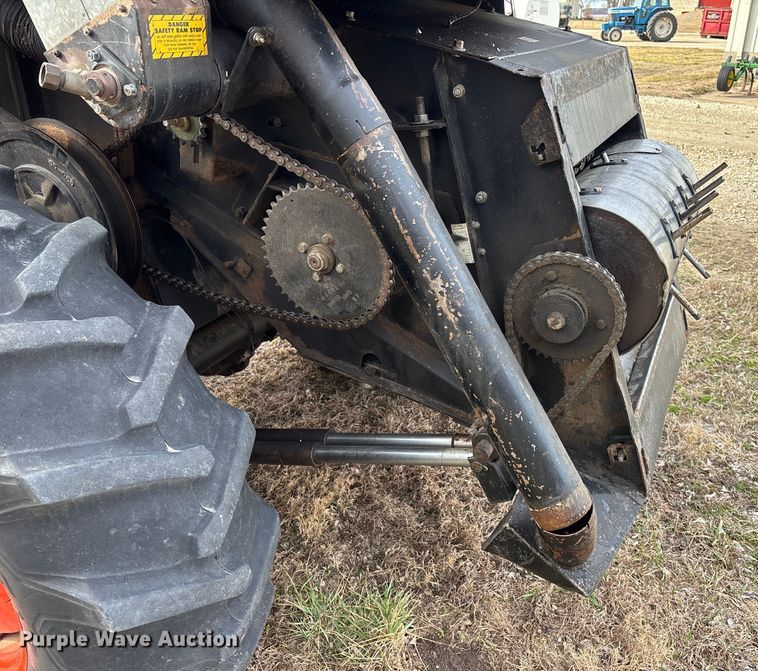 image for item FC1550 Gleaner EIII combine