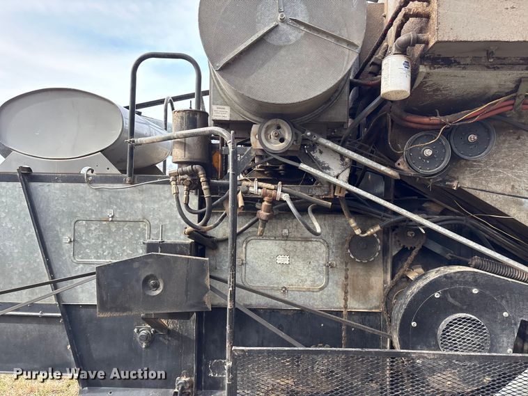 image for item FC1550 Gleaner EIII combine