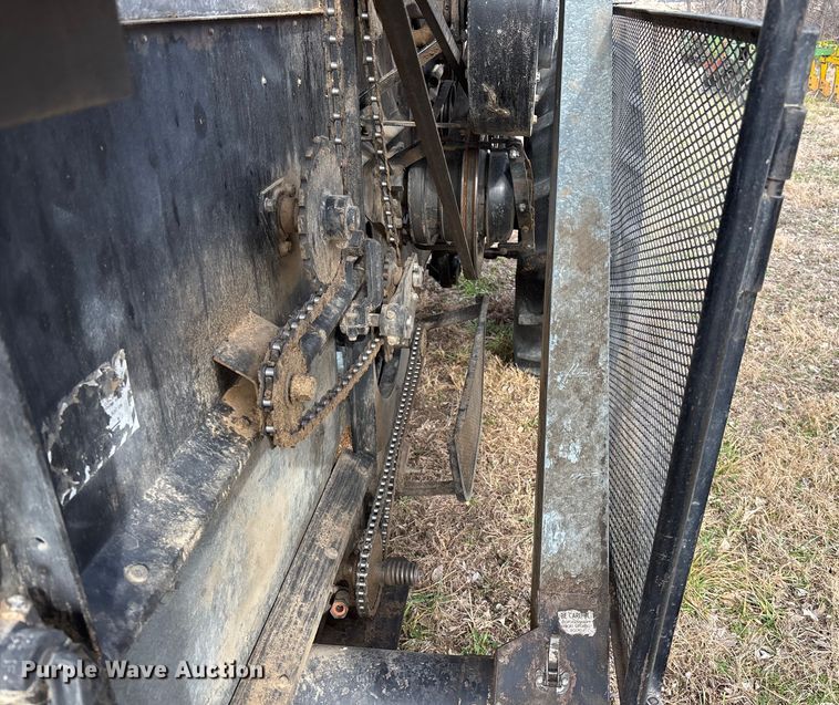 image for item FC1550 Gleaner EIII combine