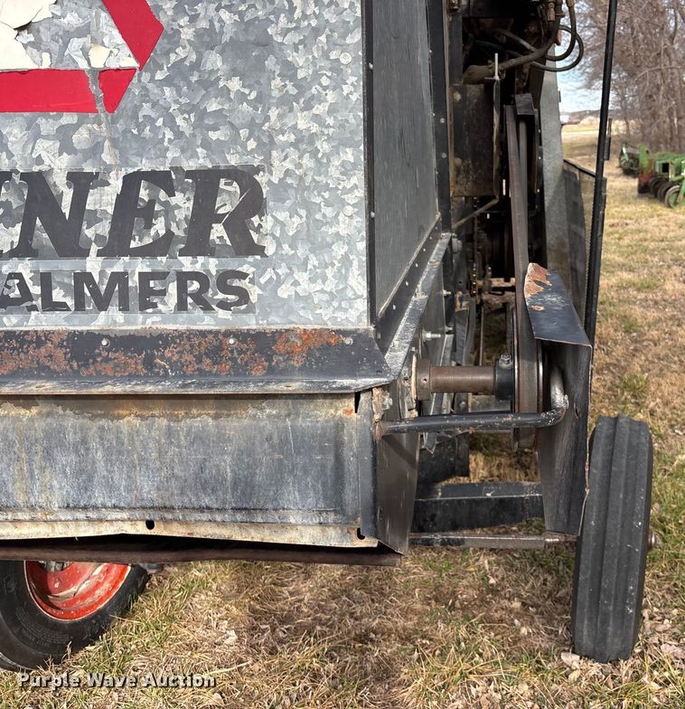 image for item FC1550 Gleaner EIII combine