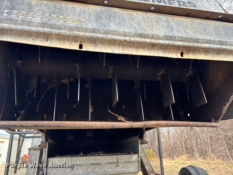 image for item FC1550 Gleaner EIII combine