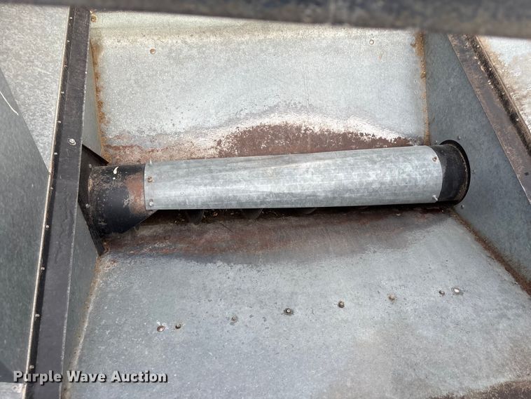 image for item FC1550 Gleaner EIII combine