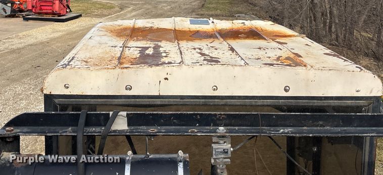 image for item FC1550 Gleaner EIII combine