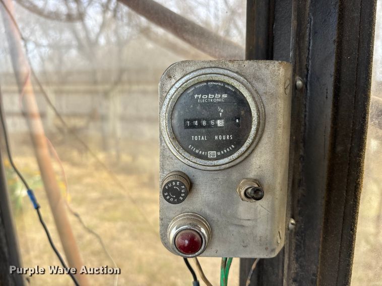 image for item FC1550 Gleaner EIII combine