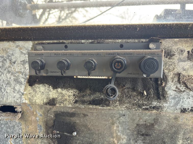 image for item FC1550 Gleaner EIII combine