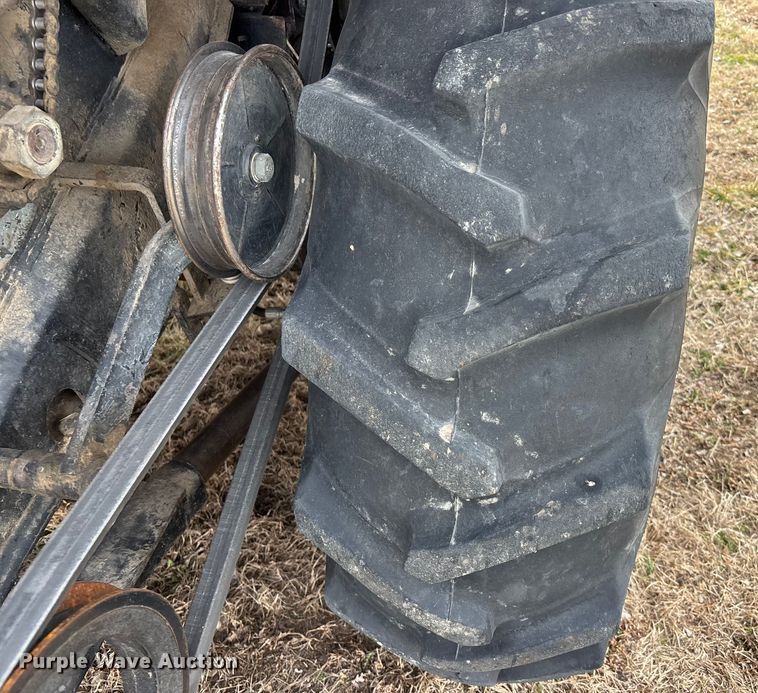 image for item FC1550 Gleaner EIII combine