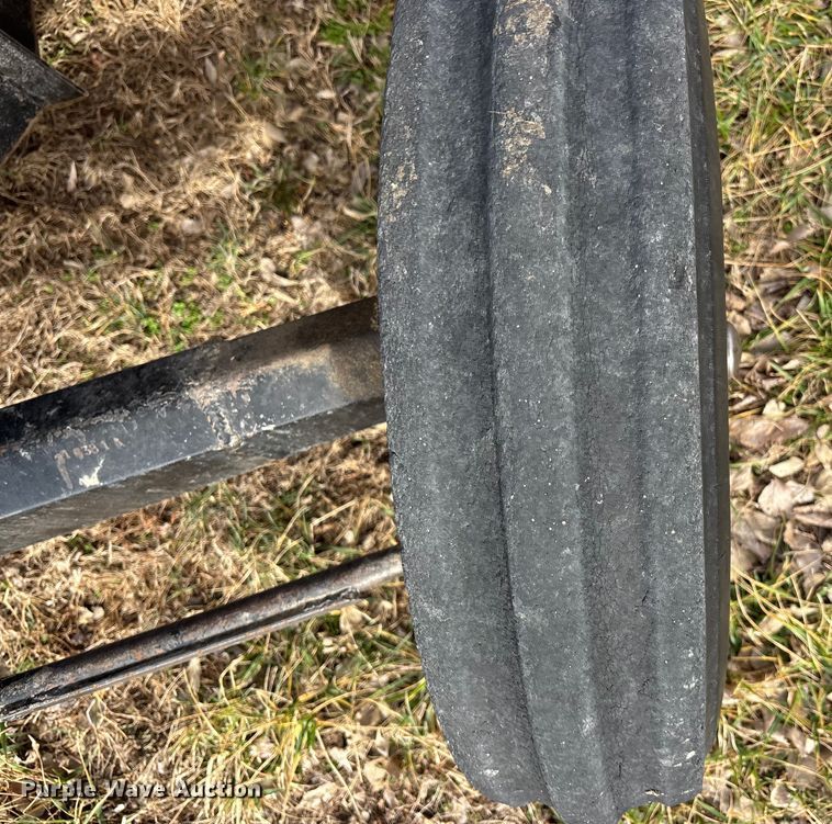 image for item FC1550 Gleaner EIII combine