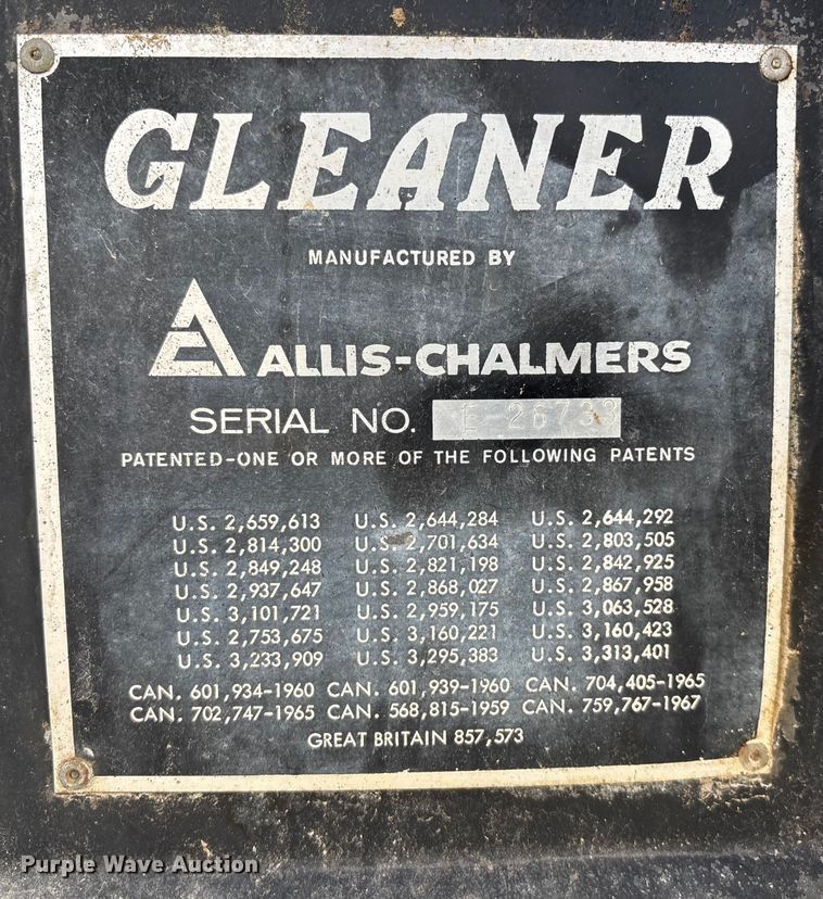 image for item FC1550 Gleaner EIII combine