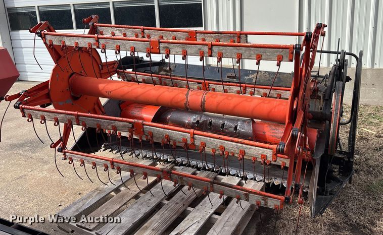 image for item FC1550 Gleaner EIII combine