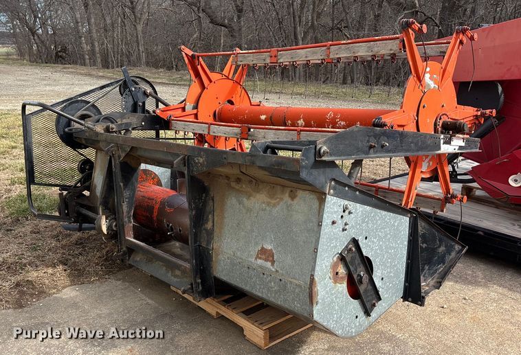 image for item FC1550 Gleaner EIII combine